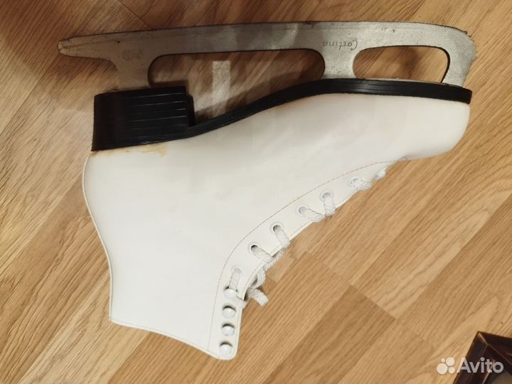 Коньки фигурные женские 40 размер