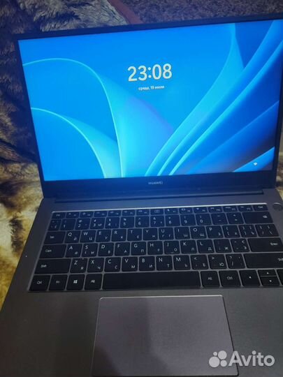 Ноутбук huawei matebook d 14 core i3