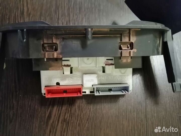 Часы в машину