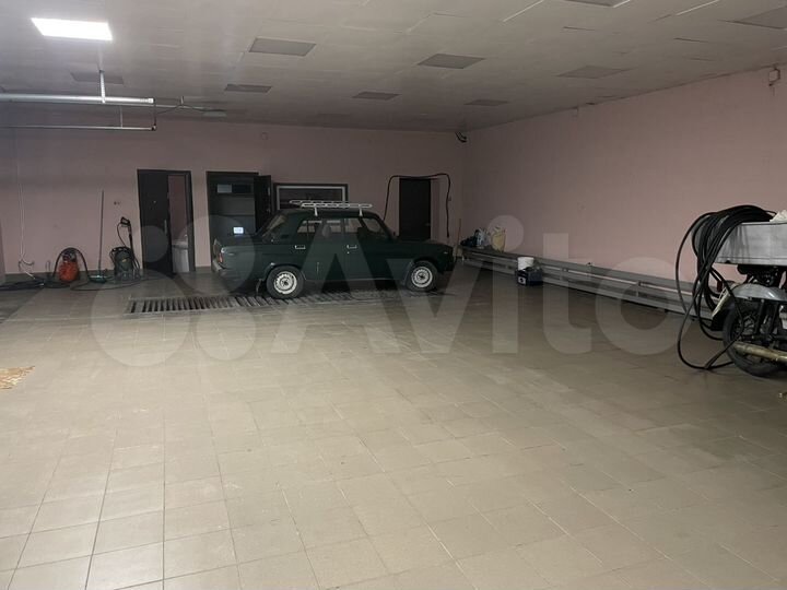 Гараж, > 30 м²