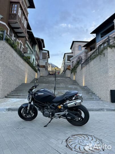 Ducati m696 monster