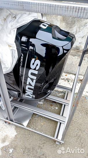 Мотор лодочный Suzuki DF140Btgl черный