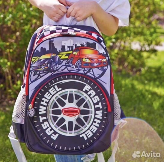Рюкзак мальчику для начальной школы