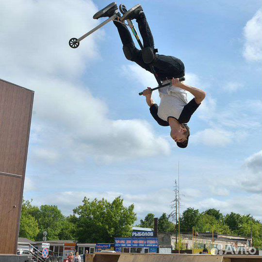 Тренер по трюковому самокату