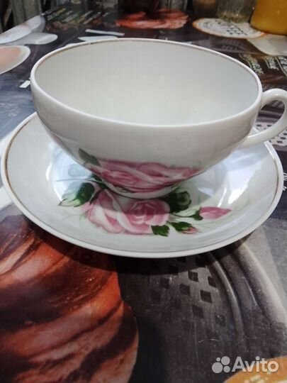 Сахарница и чашки