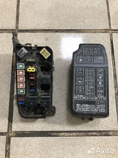 Блок предохранителей Mitsubishi Mirage V 1.5