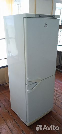 Холодильник indesit