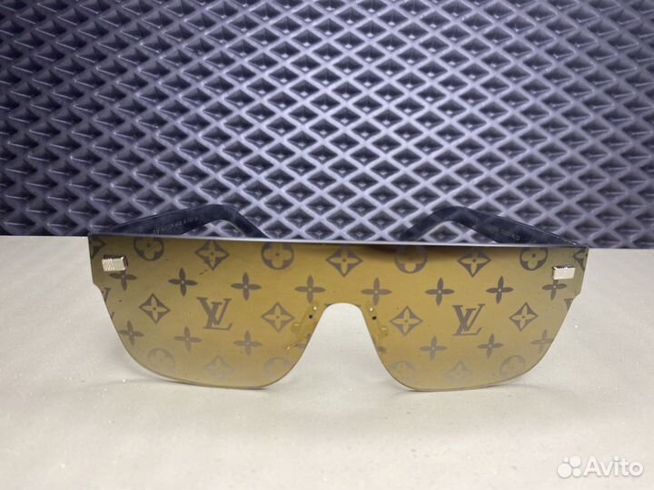 Солнцезащитные очки