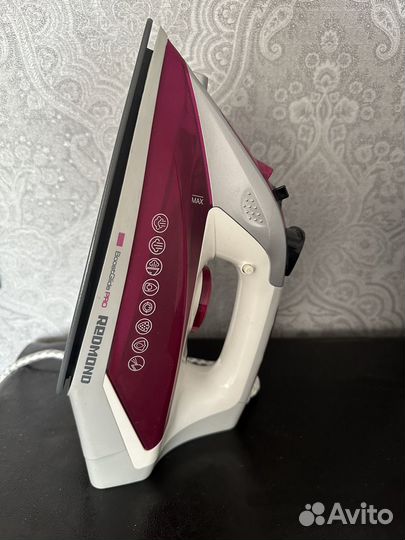 Утюг redmond RI-C266