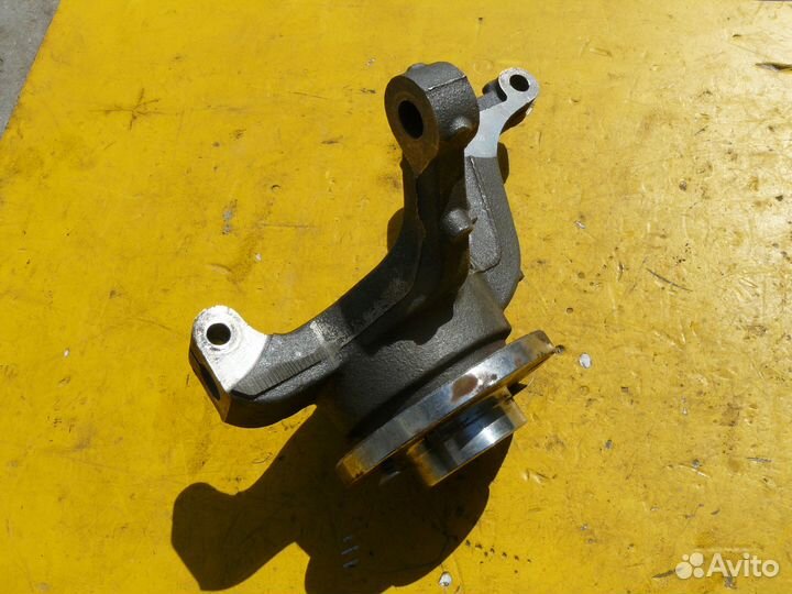 Новый Кулак поворотный правый Renault Logan 2013г