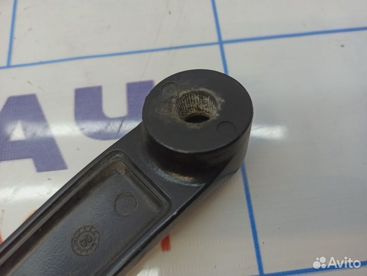 Поводок стеклоочистителя передний правый Kia Ceed (ED) 98321-1H000