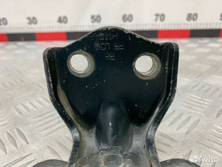 Б/У петля двери задний правый Hyundai Accent LC