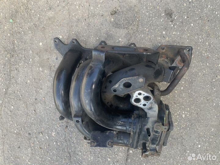 Mitsubishi Galant 8 2002 Впускной коллектор