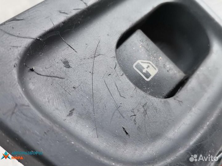 Кнопка стеклоподъемника Maserati Quattroporte 5