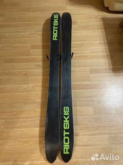 Горные лыжи Riot Skis