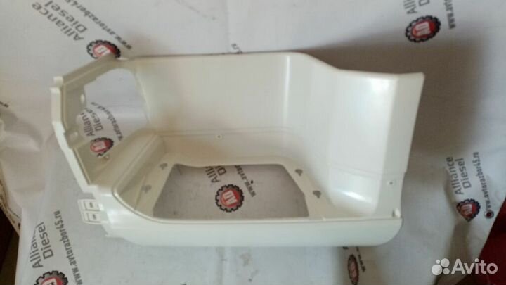 Подножка ступенька корпус нижняя левая DAF XF 106