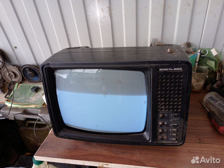 Телевизор Юность 406д