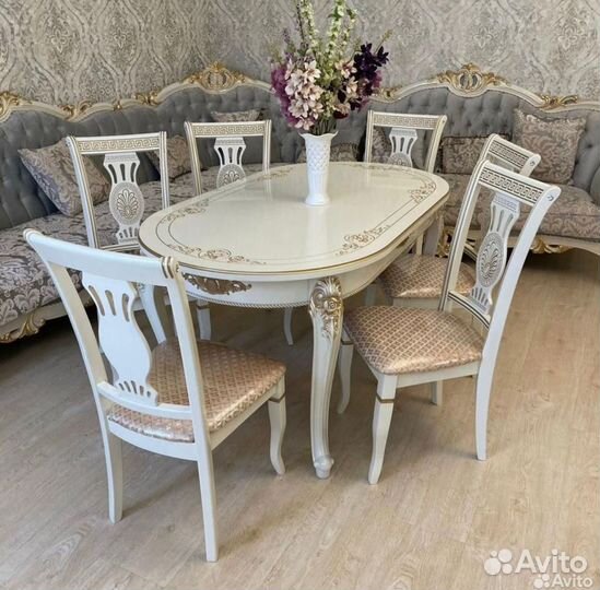 Стол Роза и стулья Версаче