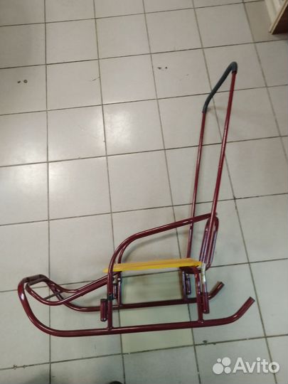 Детские санки с ручкой
