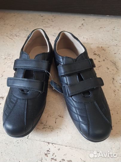 Полуботинки новые черные, р.37,5 (на 37)