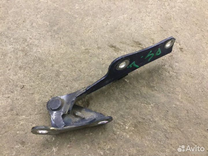 Петля капота Mitsubishi Pajero KH 2008-2015