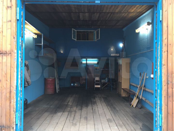 Гараж, > 30 м²