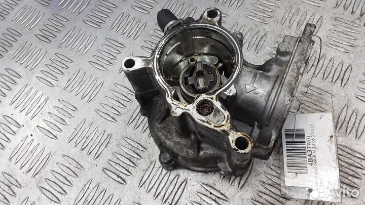 Насос вакуумный Audi Q5/SQ5