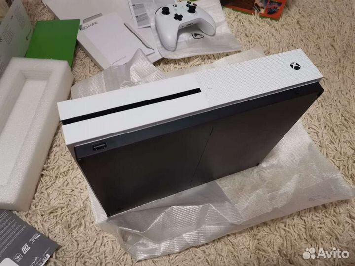 Xbox One S 450 игр Game Pass Ultimate Комплект