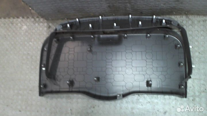 Обшивка крышки багажника Skoda Yeti, 2014