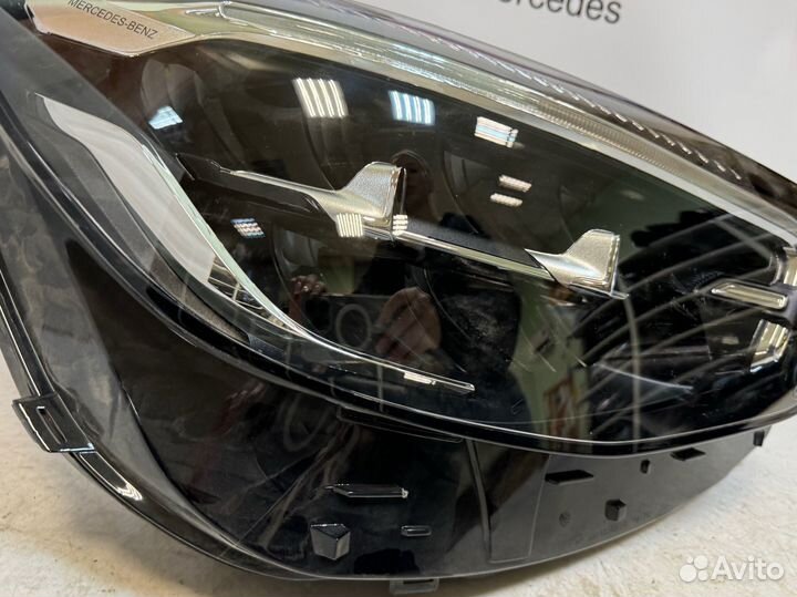 Фара правая оригинал на Mercedes e-class w213 рест