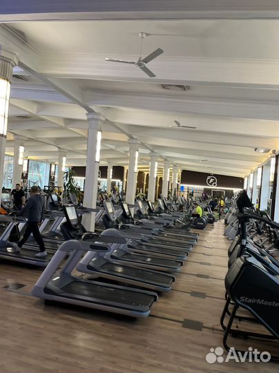 Премиум фитнес на 13 месяцев Фитлэнд с бассейном