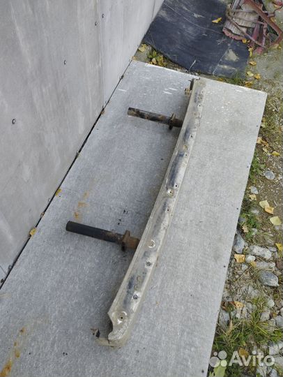 Усилитель переднего бампера в сборе vоlvo 760 740