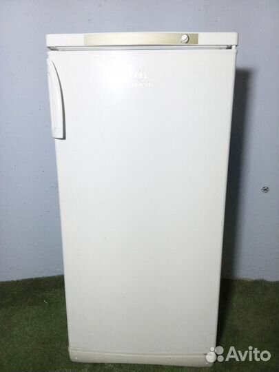 Мини холодильник Indesit 125 см