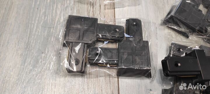 Коннекторы для соединения трековых шинопроводов