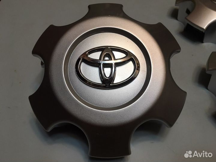 Заглушки литых дисков колпаки Toyota 139мм