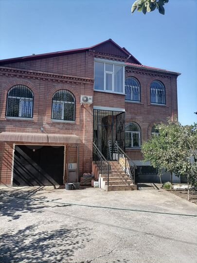 Дом 360 м² на участке 7 сот.