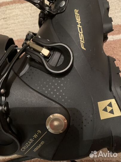 Горнолыжные ботинки 90W. 23,5 (37)