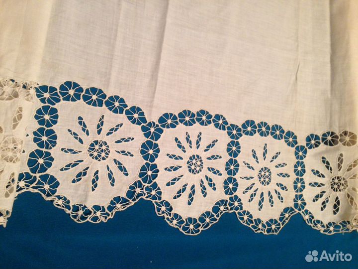 Старинные подзоры и наволочка.Ажурные скатерти