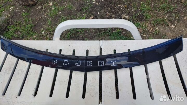 Дефлектор Pajero sport