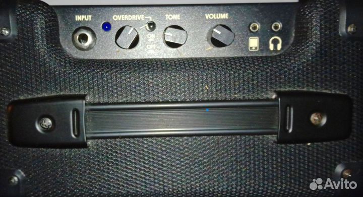 Гитарный комбоусилитель