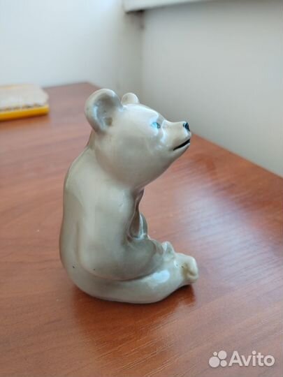 Статуэтка сердитый медвежонок
