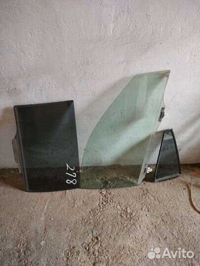 Стекло на двери правые toyota corolla Filber