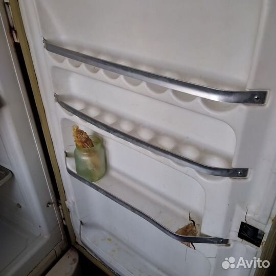 Холодильник Мир СССР требует ремонта