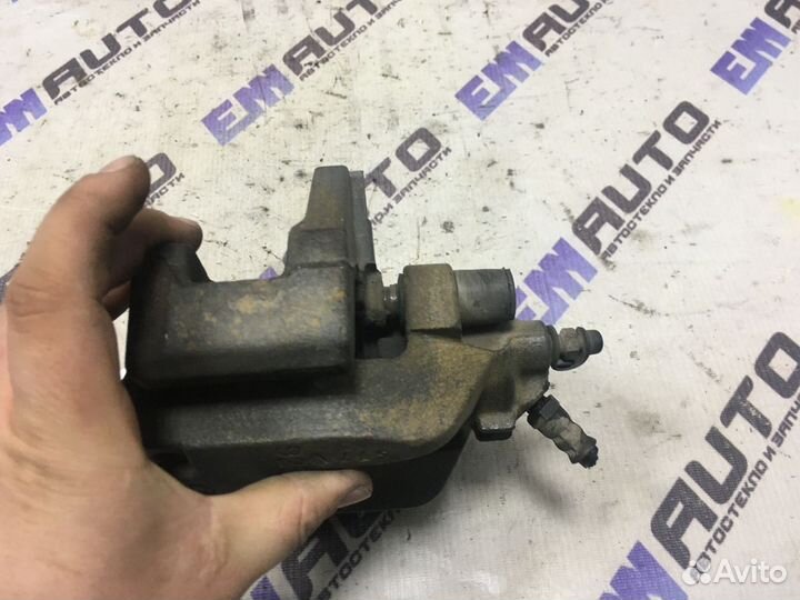 Суппорт тормозной задний левый бмв 730D F01 седан