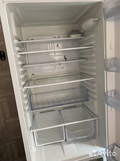 Холодильник indesit