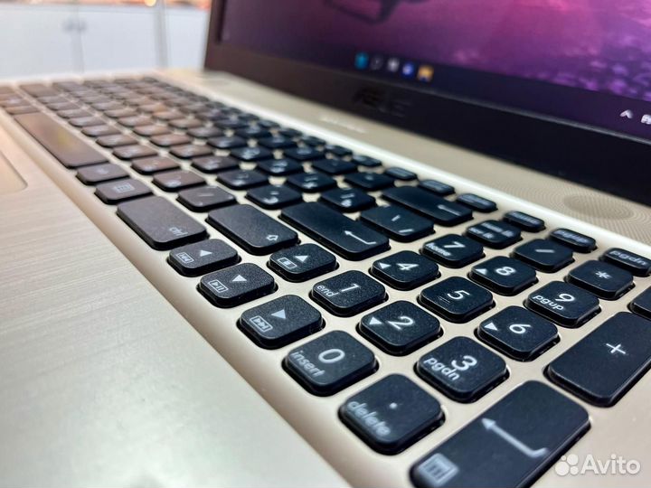 Ноутбук asus D541N