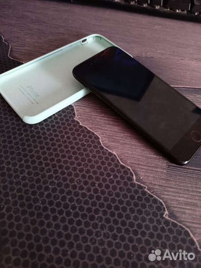 Телефон iPhone 7