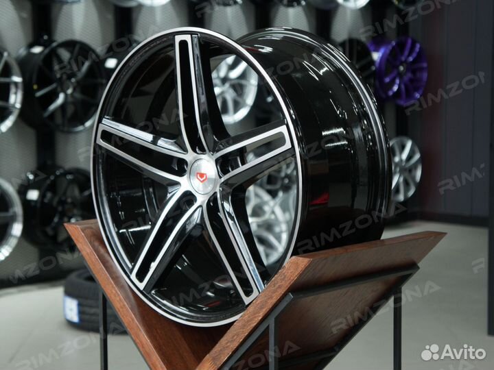 Литые диски Vossen R17 на Mitsubishi. Арт691