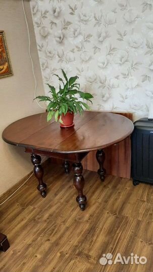 Добротный Антикварный стол, старинный