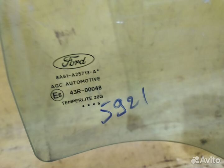 Стекло двери задней левой Ford Fiesta 2008-2019